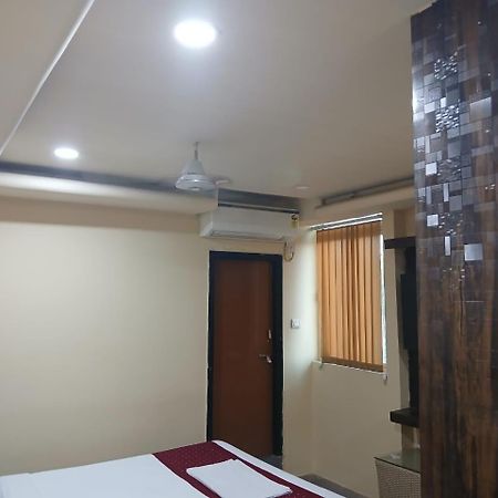Blossoms Room Hotel Alekhya Residency- Luxury Lollection حيدر أباد المظهر الخارجي الصورة