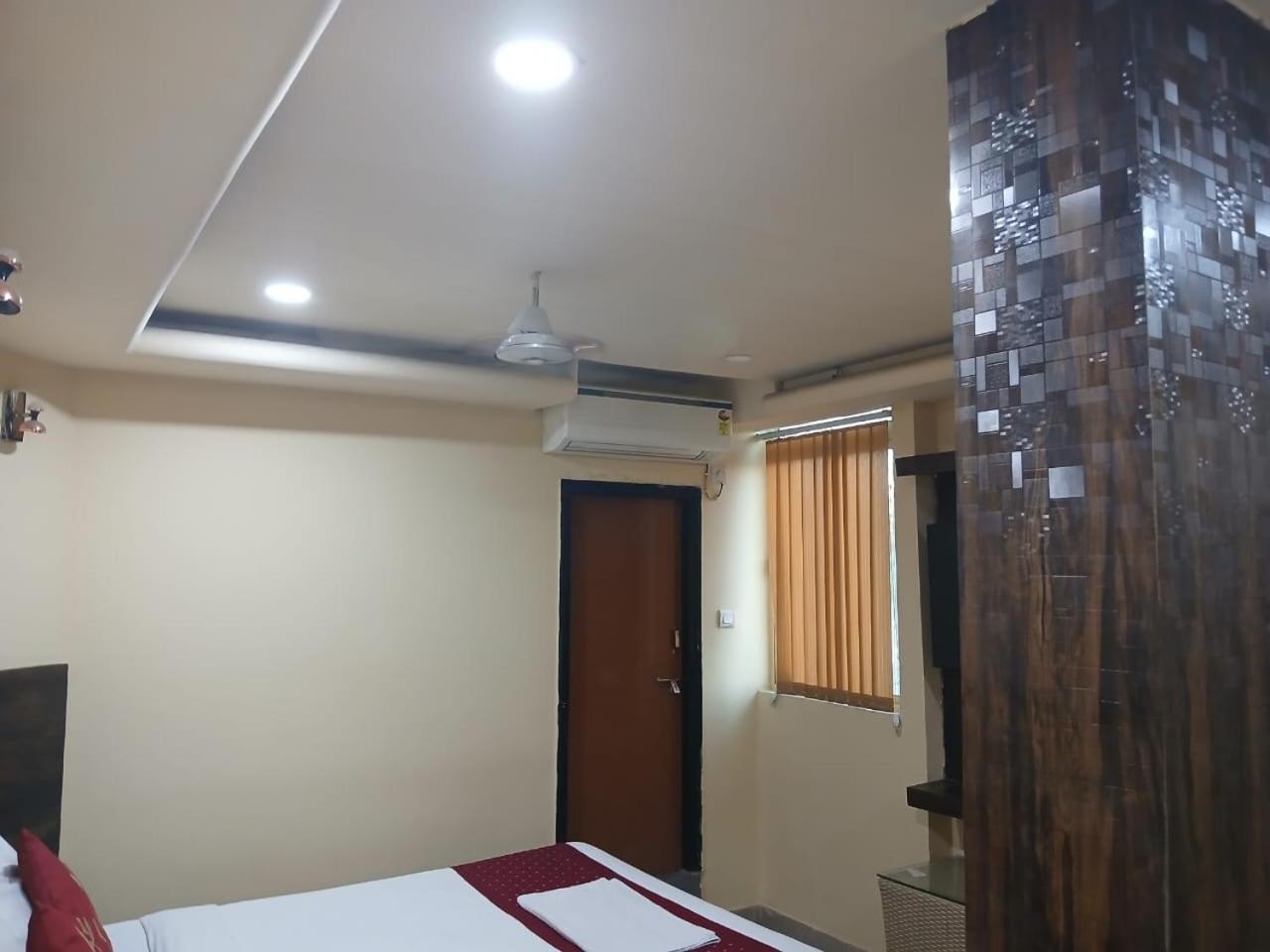 Blossoms Room Hotel Alekhya Residency- Luxury Lollection حيدر أباد المظهر الخارجي الصورة