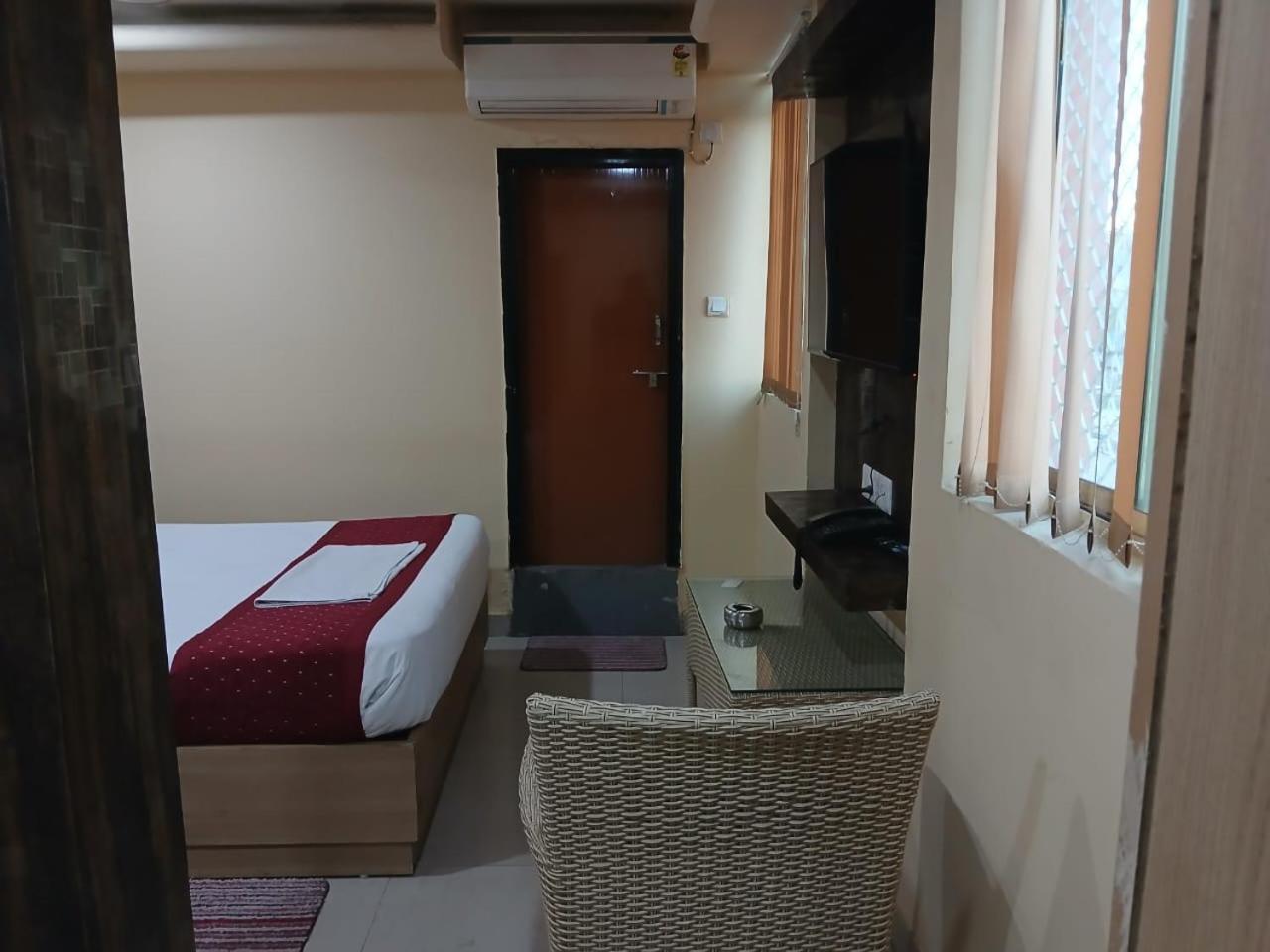 Blossoms Room Hotel Alekhya Residency- Luxury Lollection حيدر أباد المظهر الخارجي الصورة