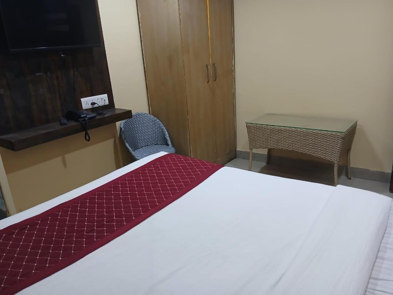 Blossoms Room Hotel Alekhya Residency- Luxury Lollection حيدر أباد المظهر الخارجي الصورة